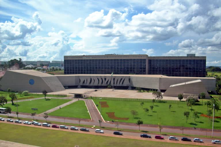 Vista externa do Superior Tribunal de Justiça em Brasília